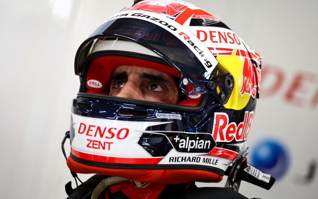 Sebastián Buemi, cauteloso sobre el ambicioso motor de Red Bull para 2026