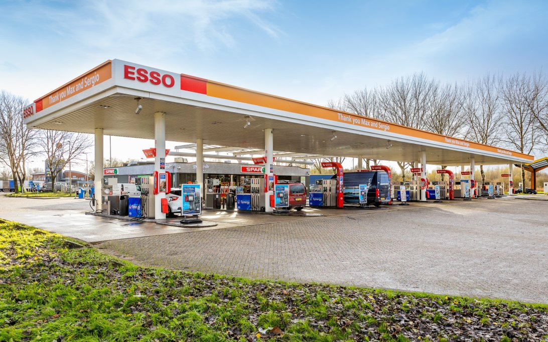 Esso retouch