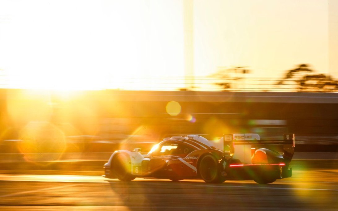 Daytona 24: Works Porsche #7 Takes Lead After #6 Crash and Customer Strategy Shift
