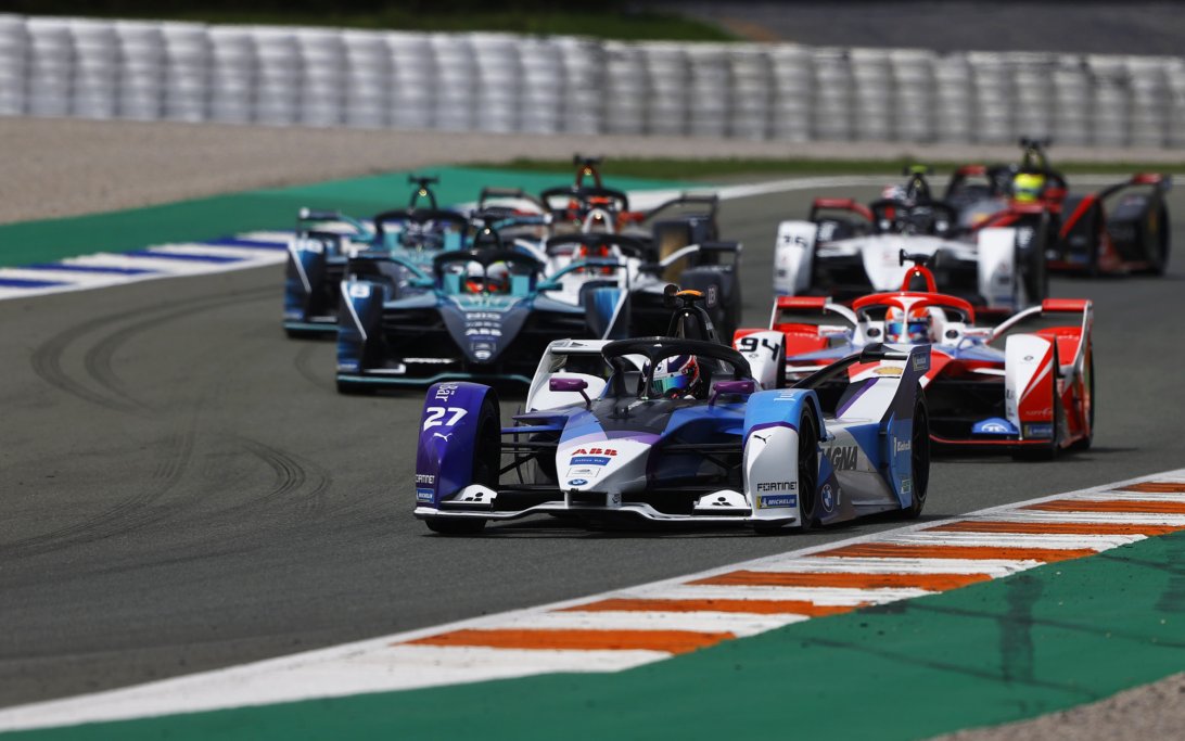 Jake Dennis Alex Lynn Valencia