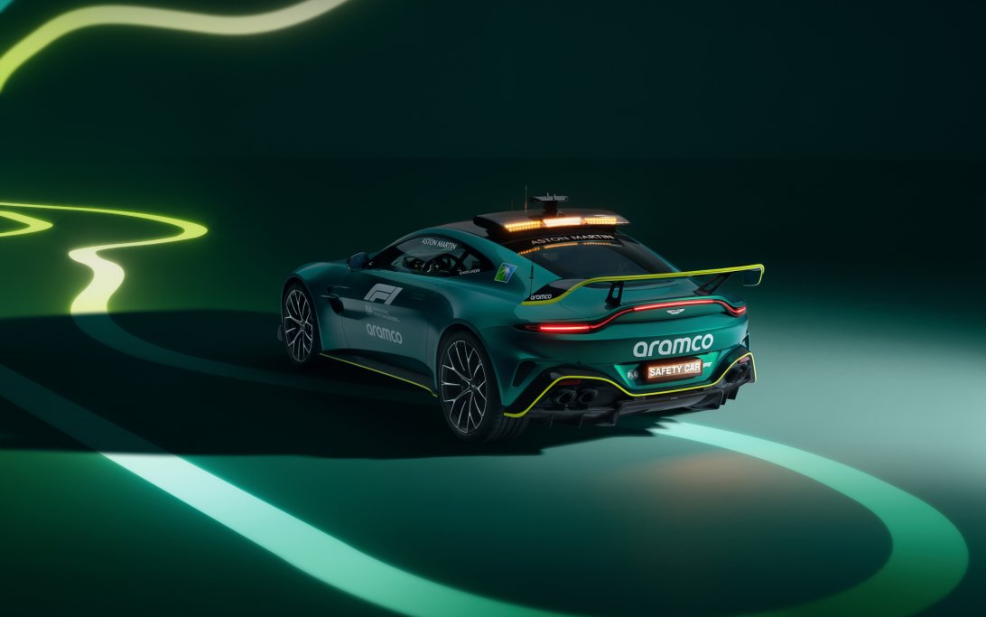 New Aston Martin Vantage Official Safety Car of Formula 1 02