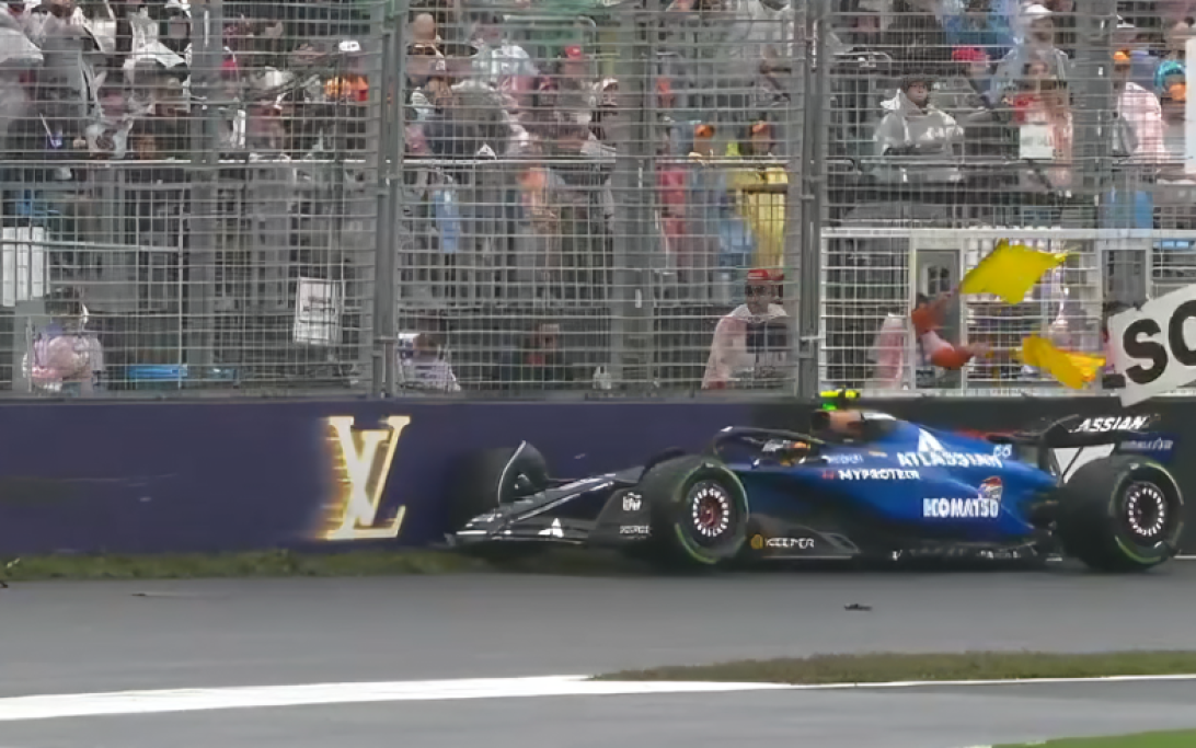 Sainz crash Australia