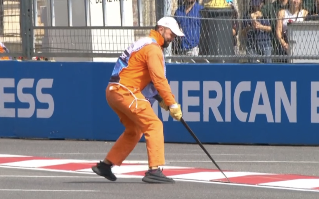 GP Azerbaijan: bandiera rossa nelle libere per un insolito pezzo di gomma in pista