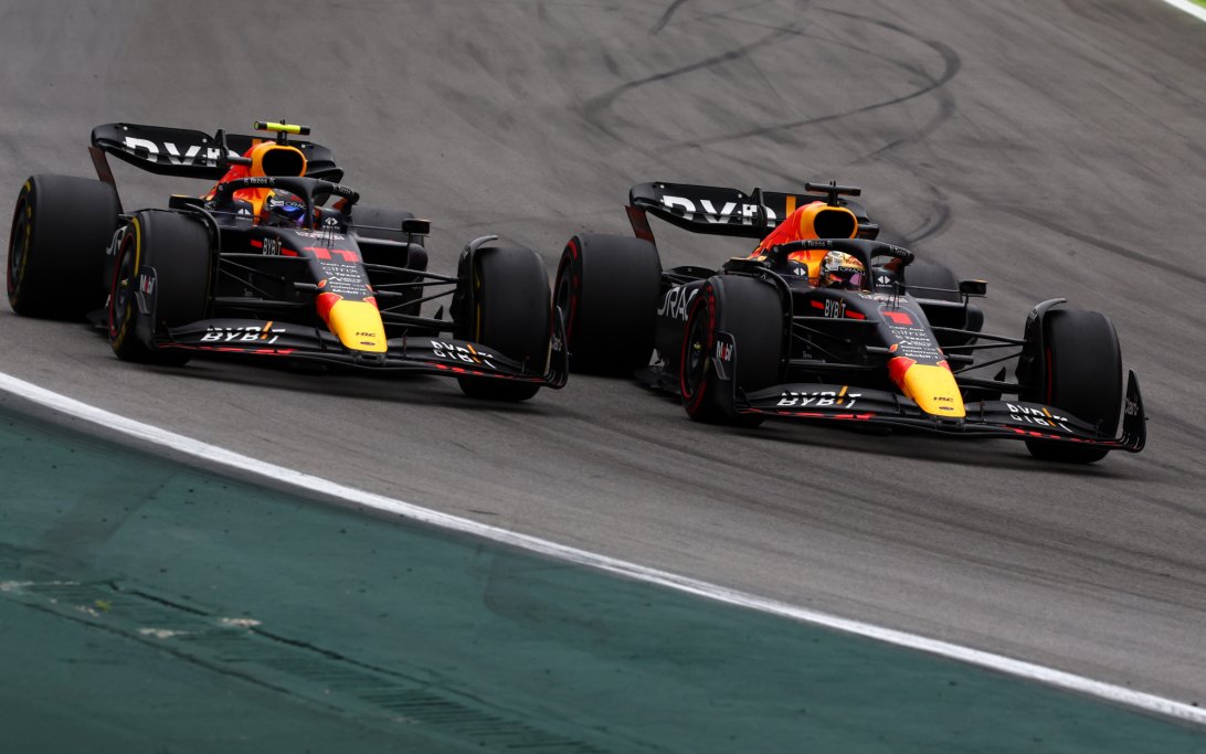 Verstappen Ignora Ordini Red Bull in Brasile: Tensione e Polemica tra Piloti