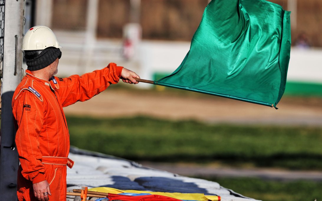 F1 Green flag