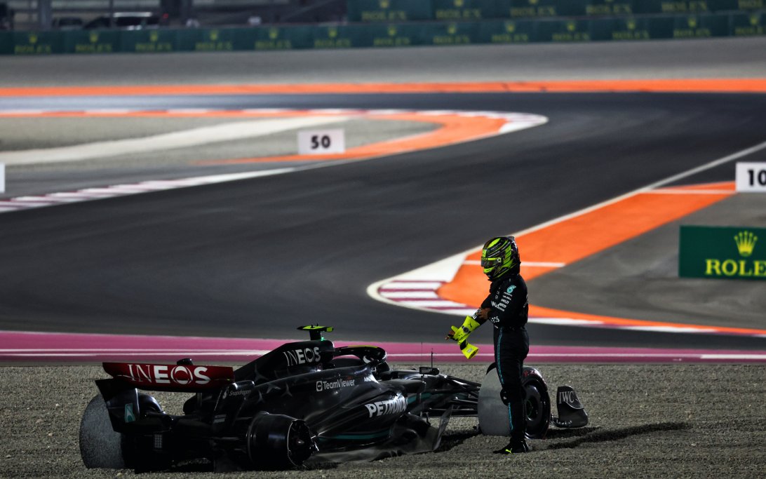 Hamilton crash Qatar racingnews365