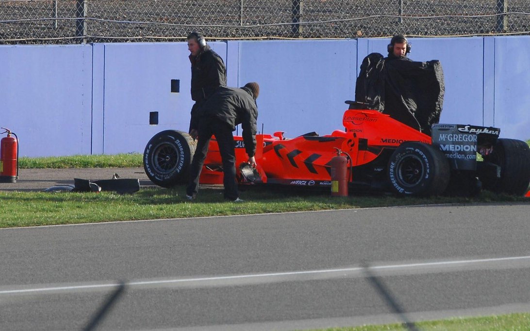 Sutil crash Spyker shakedown
