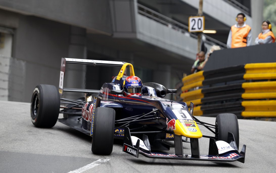 Verstappen 2014 Macau GP VAR