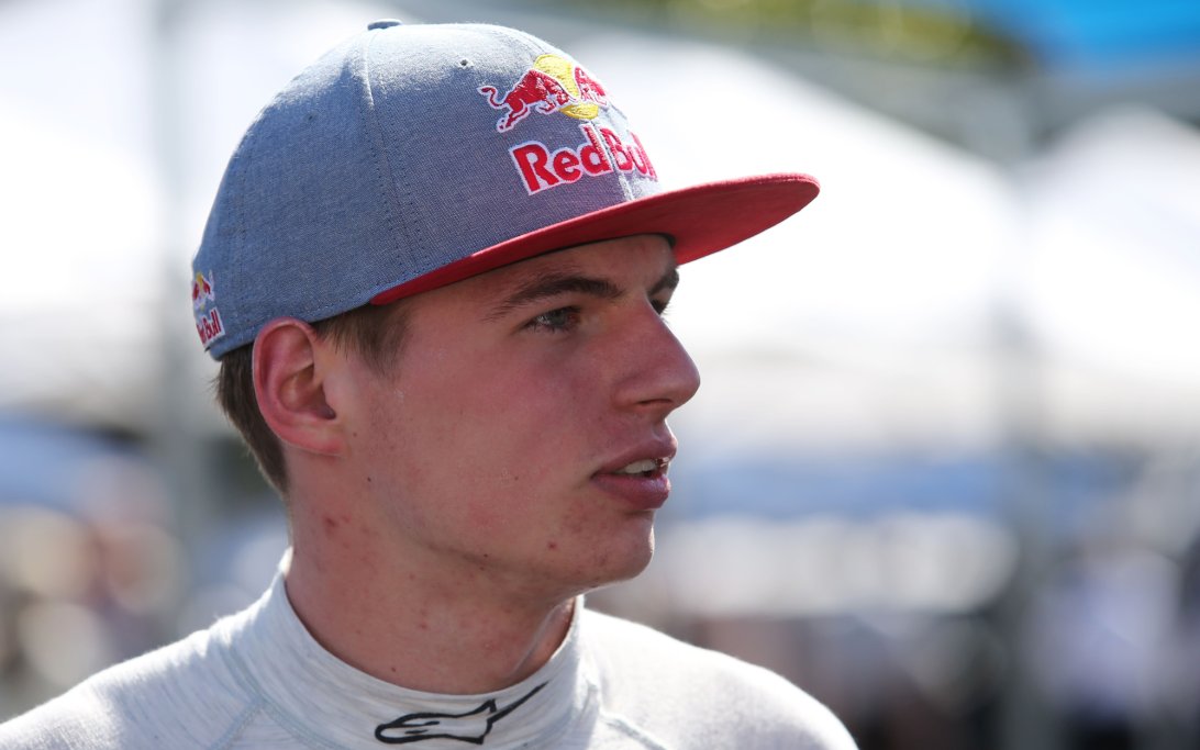 MAX-VERSTAPPEN-F1-Toro-Rosso-2015-RacingNews365