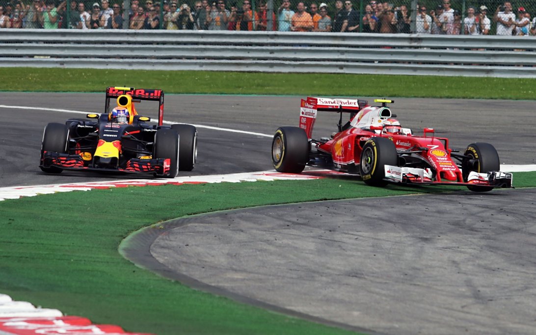 Verstappen Raikkonen Belgium 2016