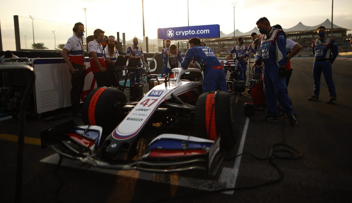 Haas F1 Schumacher grid trolley