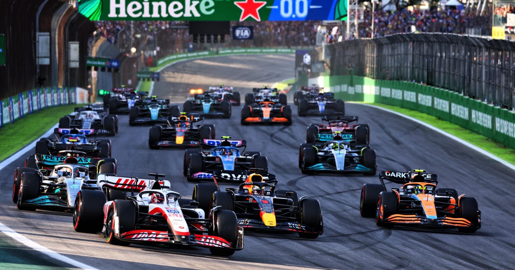 Hoe laat begint de Formule 1 race GP Brazilië 2022? RacingNews365 Hoe laat begint de Formule 1 race GP Brazilië 2022? RacingNews365