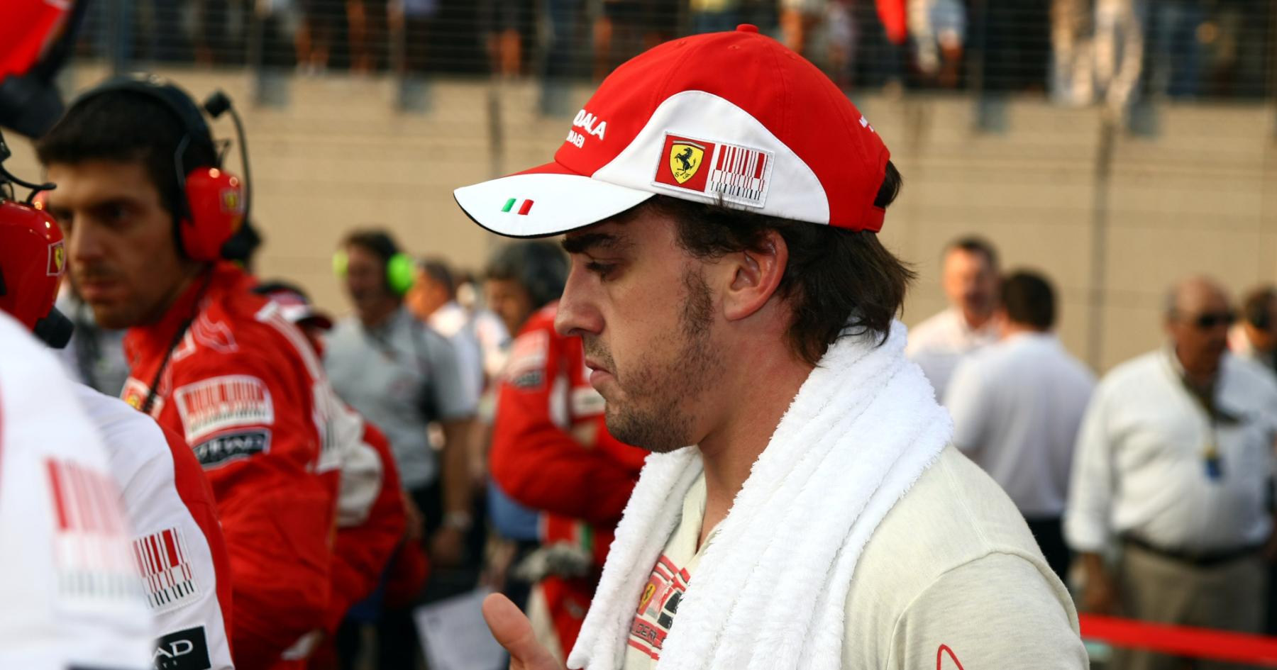 Fernando Alonso suffers ultimate heartbreak as shock driver steals
