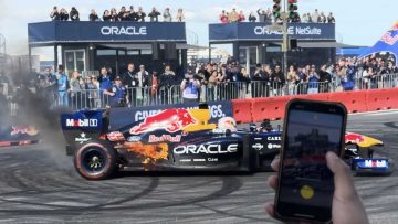 Red Bull vliegt in brand tijdens demo