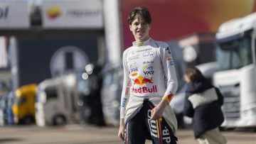 Red Bull-junior Coronel imponeert in Valencia tijdens weekend vol pech