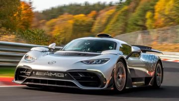 Albers neemt peperdure Mercedes met Hamilton-motor in ontvangst
