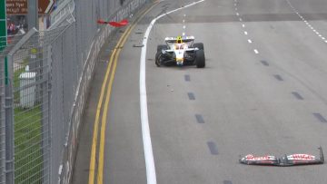 Derde training GP Singapore stilgelegd na harde klapper Lawson