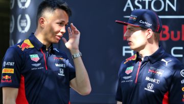 Williams-teambaas: "Albon is nu een heel ander beest tegen Verstappen"