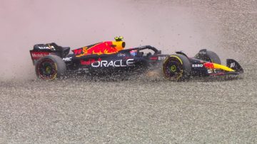 Video: Russell tikt Perez van de baan bij start Grand Prix van Oostenrijk