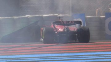 Video: Leclerc crasht uit de Grand Prix van Frankrijk en is woedend