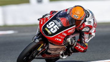 Nederlandse Moto3-coureur herschrijft geschiedenis met knappe pole