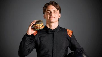 Oscar Piastri suffers burger blow that leads to 'bonus' change