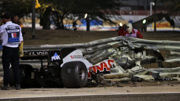 Emotionele hereniging Grosjean 5 jaar na horrorcrash: "Wist niet of ik er klaar voor was"