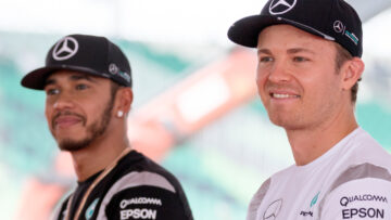 Emotionele Rosberg krijgt kippenvel door Hamilton: "Grootste aller tijden"
