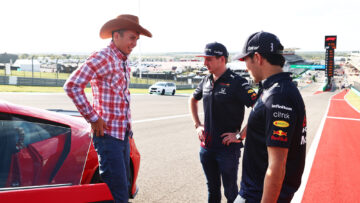 Video: Albon quizzes Verstappen and Perez in hilarious hotlap challenge