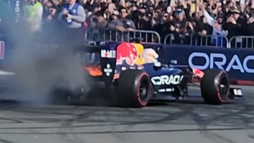 Red Bull vliegt in brand tijdens demo