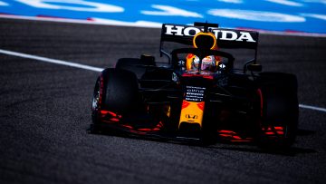 Verstappen fastest in second practice to complete Friday sweep