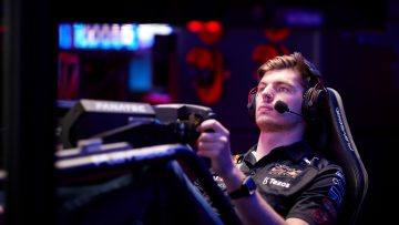'Rolmodel' Verstappen geroemd door simrace-baas: "Dan het snelst van allemaal"