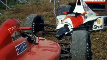 F1-wereld verdeeld na moeder aller opzettelijke crashes