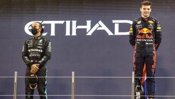 FIA-baas helemaal klaar met vragen over Verstappen-titel: "Ik breng Masi zo weer terug!"