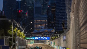 How late does qualifying start for the F1 2022 Singapore Grand Prix?