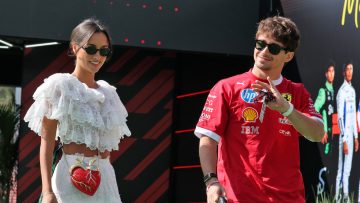 Charles Leclerc stapt in huwelijksbootje en kondigt verloving met vriendin aan