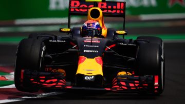 Verstappen lokt enorme woede-uitbarsting Vettel uit: "Fuck off, Charlie" - terugblik