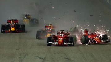Video: Verstappen in de Ferrari-sandwich tijdens dramastart GP Singapore