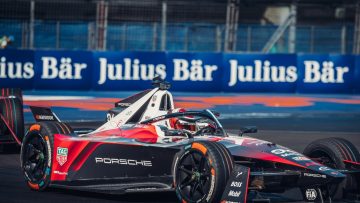 Video: Wehrlein taken to hospital after scary Formula E crash