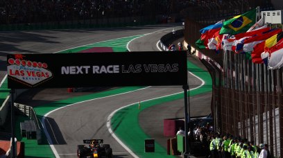 Max-Verstappen-Pitstraat-RacingNews365