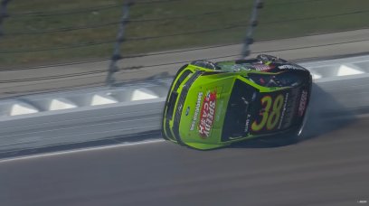 Riding the walls nascar screenshot