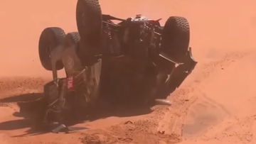 Video: Spectaculaire salto is eindpunt voor deze Dakar-coureur