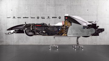 Video: This is what a F1 car looks like after being split in half