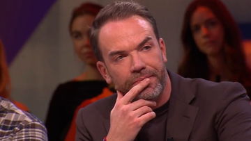 Doornbos neemt geëmotioneerd afscheid van F1-televisiefamilie