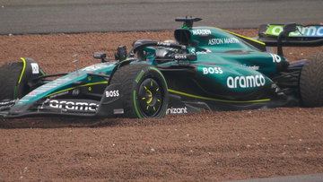 Video: Stroll zorgt voor uitgestelde start met kolderieke spin