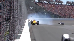 Video: Grosjean en Ilott klappen de muur in tijdens Indy 500