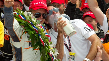 Waarom drinkt de Indy 500-winnaar melk op het podium?