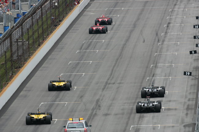 Formula 1 racing at the Indianapolis Motor Speedway in 2005.