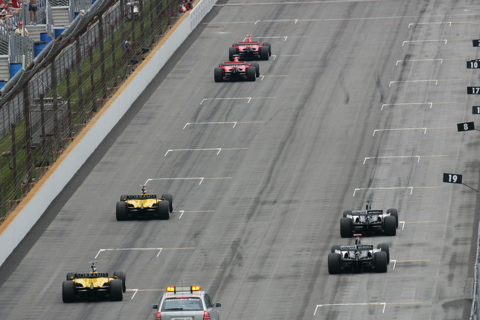 Formula 1 racing at the Indianapolis Motor Speedway in 2005.
