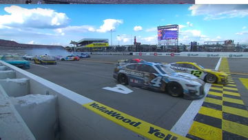 Video: NASCAR-race eindigt met fotofinish én grote ravage